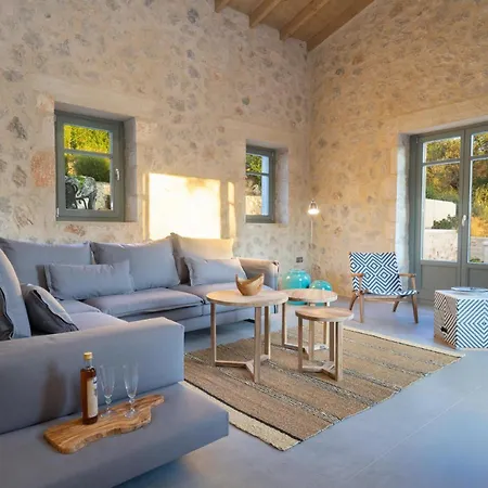 Villa Dafni By Vintage Travel Defaranata