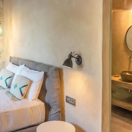 Dafni By Vintage Travel Defaranata